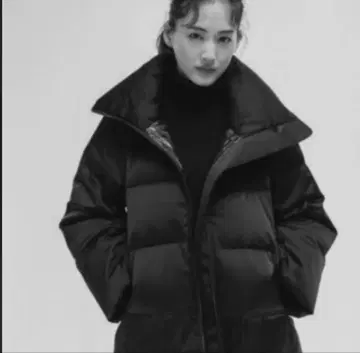 택 포함 새상품 네이비 유니클로+J 다운 볼륨 자켓