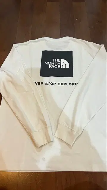 THE NORTH FACE 화이트 T셔츠