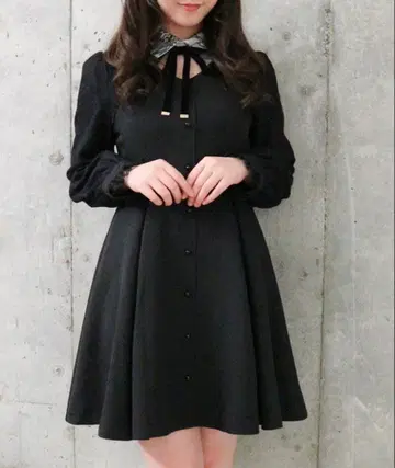 레이스 절개 리본 초커 원피스