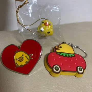 산엑스 리락쿠마 핀 배지 러버 키체인