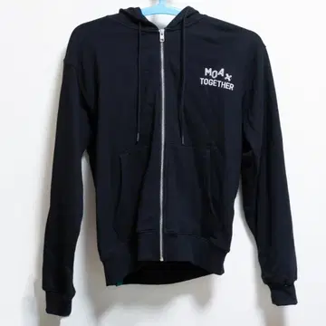 MOA X TOGETHER 블랙 후드티