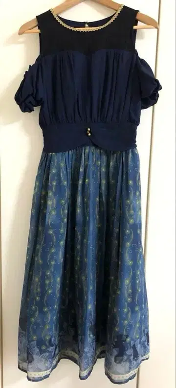 axes femme 엑시즈팜 디즈니 원피스 알라딘 네이비