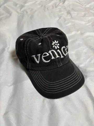 [ 코무돗토 야마토 착용 ] ERL venice 자수 블랙 캡