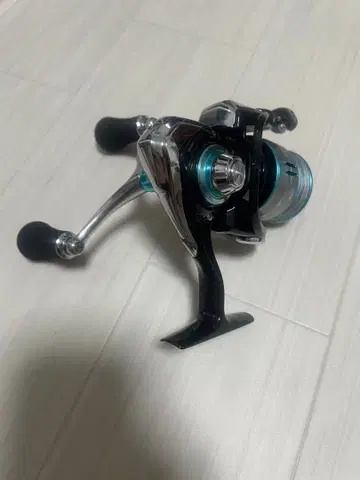 다이와 19 에메랄다스 LT 2500S-DH 낚시릴