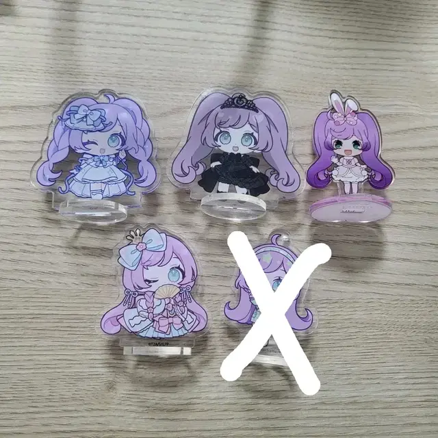 프리파라 마나카 라라 아크릴스탠드 판매합니다