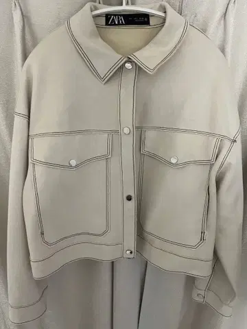 ZARA 크림색 크롭 자켓