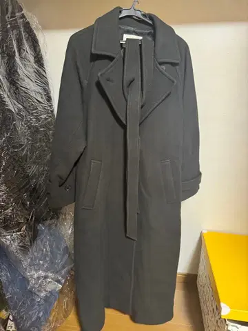 UNITEDTOKYO 차콜 그레이 롱 코트 벨트 포함