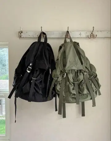 앨리슨 브라운 백팩