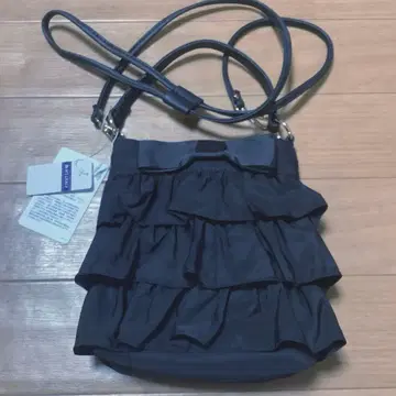 M'S GRACY 프릴 디자인 백 블랙 새상품.