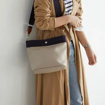 [ 새상품급 ] TOPKAPI 발수 리플 나일론 파우치 포함 숄더백