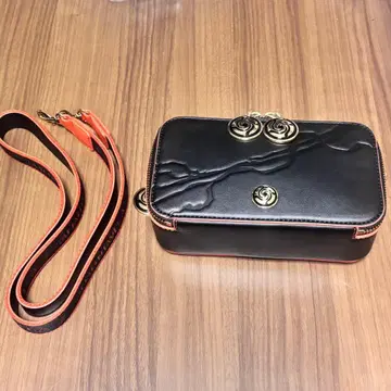 사만사 베가 주술회전 이타도리 유우지 콜라보 숄더백