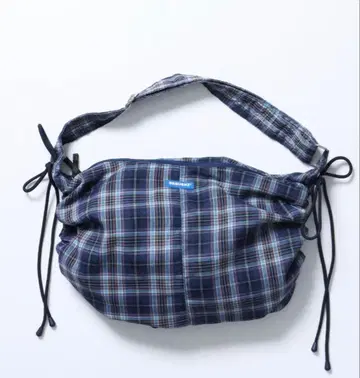 SEQUENZ (시퀀즈) 숄더백 엔도 모리 착용