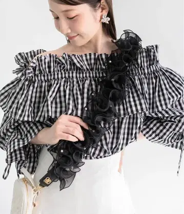 RANDA 펄 프릴 숄더 스트랩 미사용 새상품