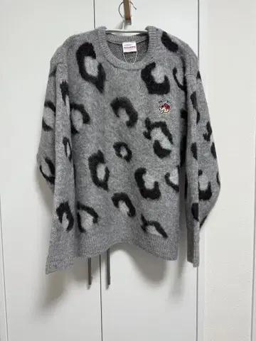 HELLO KITTY 레오파드 무늬 스웨터 긴팔 그레이 택 포함