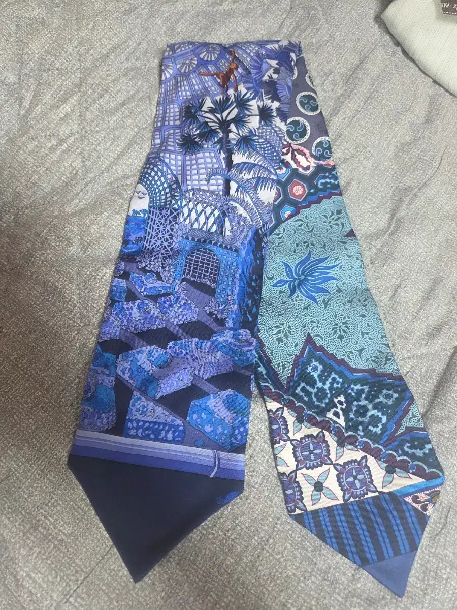 Hermes Maxi Twilly Scarf Blue Pattern