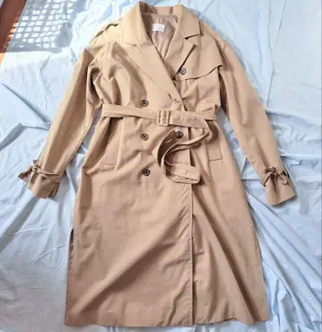 더블 브레스트 오버 사이즈 트렌치코트 베이지
