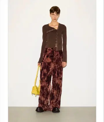 브라운 벨벳풍 스트레이트 팬츠