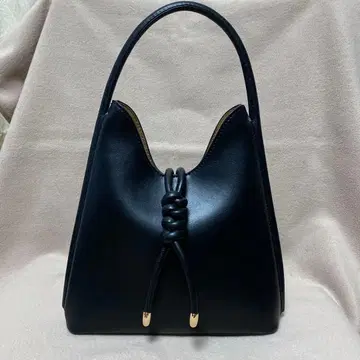 블랙 매듭 디자인 토트백