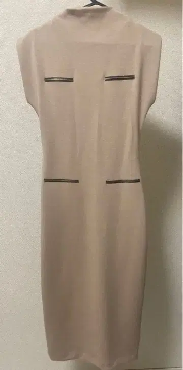 랜디 슬리브리스 롱 원피스 베이지