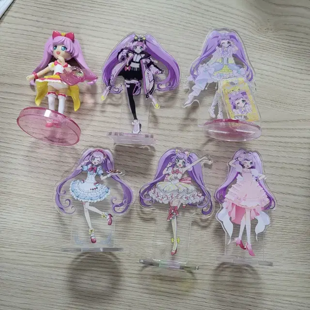 프리파라 마나카 라라 미니돌, 아크릴스탠드 판매합니다