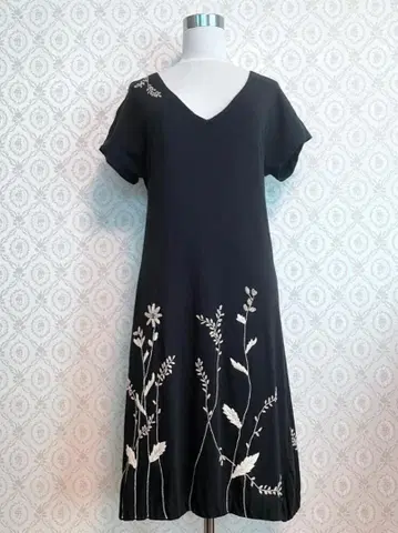 시빌라 호코모모라 자수 니트 원피스 블랙