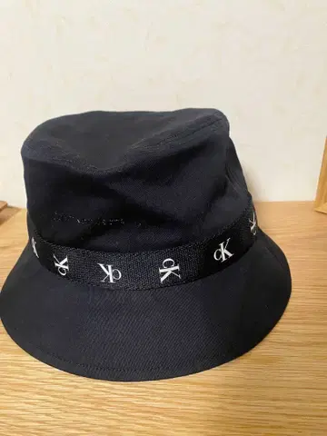 CK 로고 블랙 버킷 햇