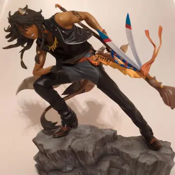 Twisted Wonderland 레오나 킹스칼라 피규어