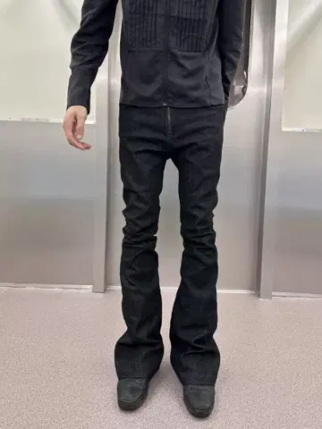 블랙 부츠컷 데님