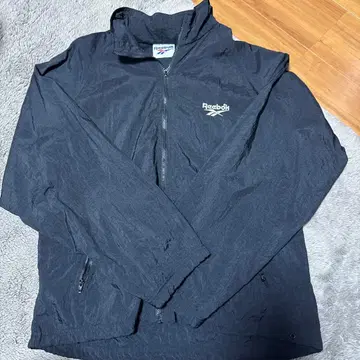 Reebok 나일론 자켓 블랙