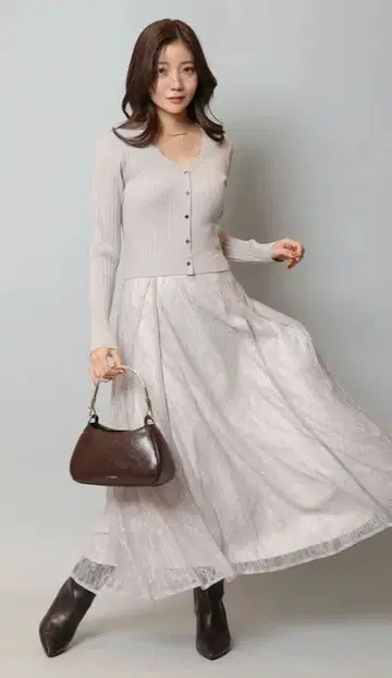 [ 새상품 ] 아푸와이저 리셰 레이스 트리밍 도킹 원피스