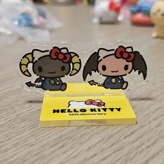 헬로키티 50주년 아크릴 스탠드