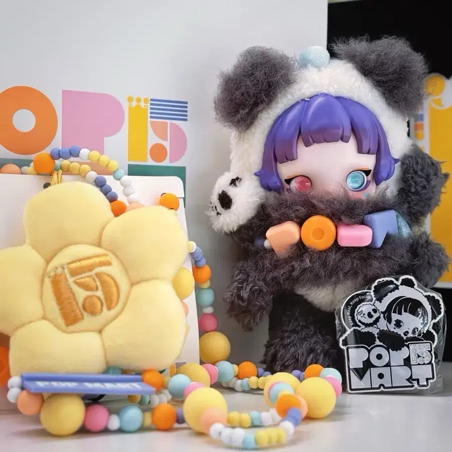 Pop Mart 15th Anniversary Staff Gift Box Skullpanda Sealed Keyring