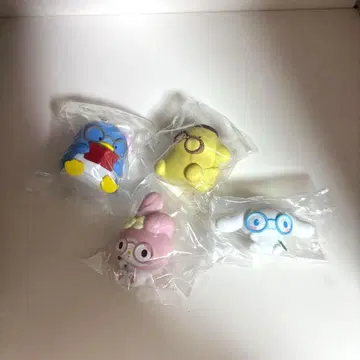 산리오 캐릭터즈 안경 쓴 아이 피규어 4개 세트