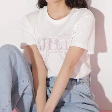 JILLSTUART 질 바이 질 스튜어트 리본 로고 자수 T셔츠