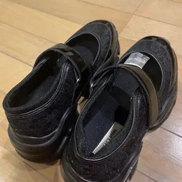 블랙 스트랩 스니커즈 24.0cm