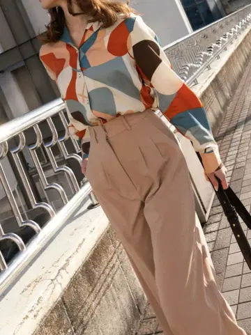 새상품급 Tnewties 티스 블라우스 사라의 자화상