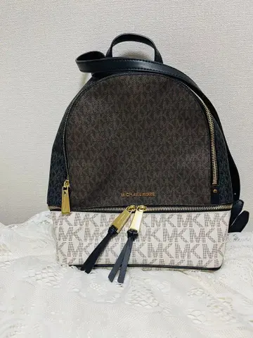 새상품 MICHAEL KORS 로고 프린트 백팩