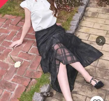 [ 완판템 ] michellMacaron 슬림 레그 머메이드 시어 스커트