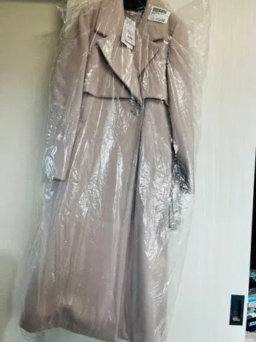 미사용 새상품 미슈마슈 베이지 더블 브레스트 롱 코트