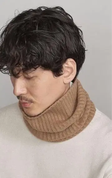 새상품 뷰티&유스 유나이티드 애로우즈 카멜 니트 넥워머