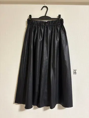 INDIVI 인조 가죽 플레어 스커트