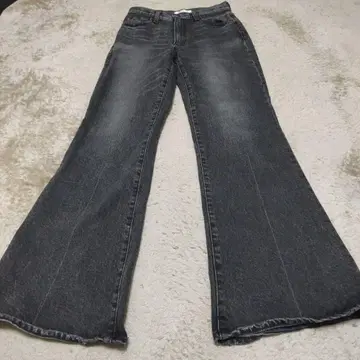 MOUSSY 다크 그레이 플레어 데님 팬츠