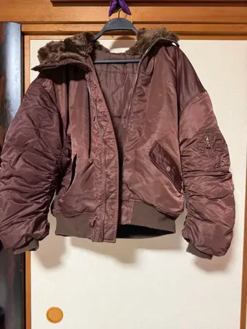 MA-1 자켓 퍼 포함 다운 자켓 에모다