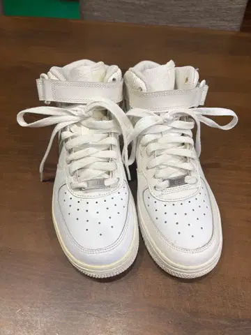 화이트 하이컷 스니커즈