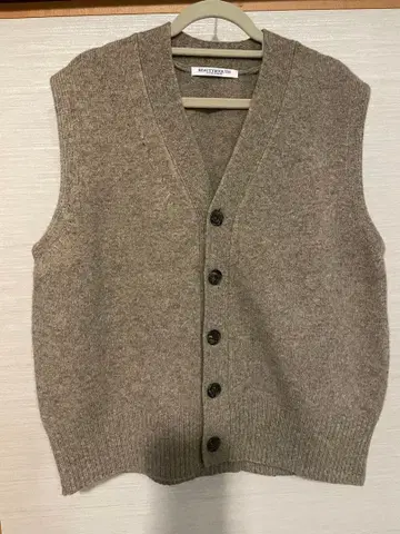 울 혼방 베이지 니트 베스트 버튼 포함