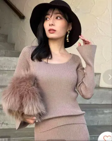 아뉴앙스 라운드넥 리브 니트