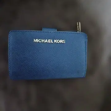 MICHAEL KORS 네이비 접이식 지갑