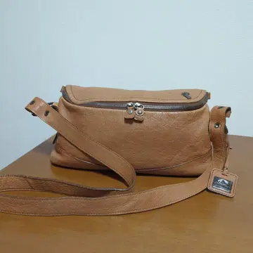 페레사 숄더백 가죽제품