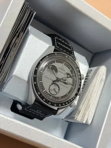 OMEGA Mission to Earthphase 공식 매장 구매