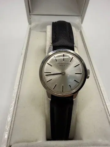 IWC 여성용 수동 와인딩 작동 새상품급 빈티지